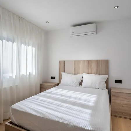 Charming 1-bedroom With Pool In Lloret de Mar
