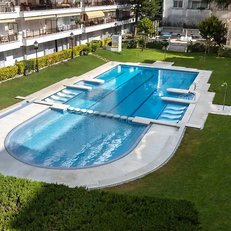 Apartament Charming 1-bedroom With Pool In *