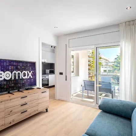 Charming 1-bedroom With Pool In Apartament