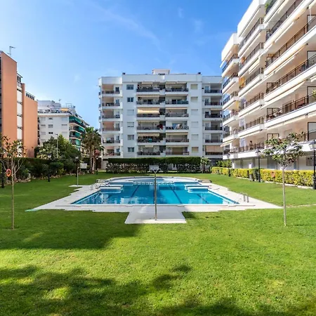 Charming 1-bedroom With Pool In Apartament